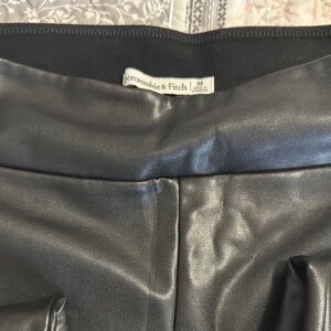 Abercrombie & Fitch Black Cropped Pants